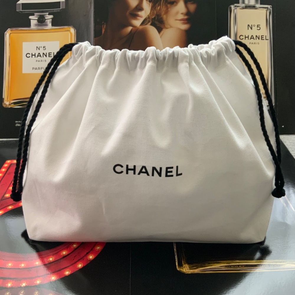 CHANEL white cotton canvas drawstring pouch cosmetic bag storage bag - AUTHENTIC - Picture 7 of 15